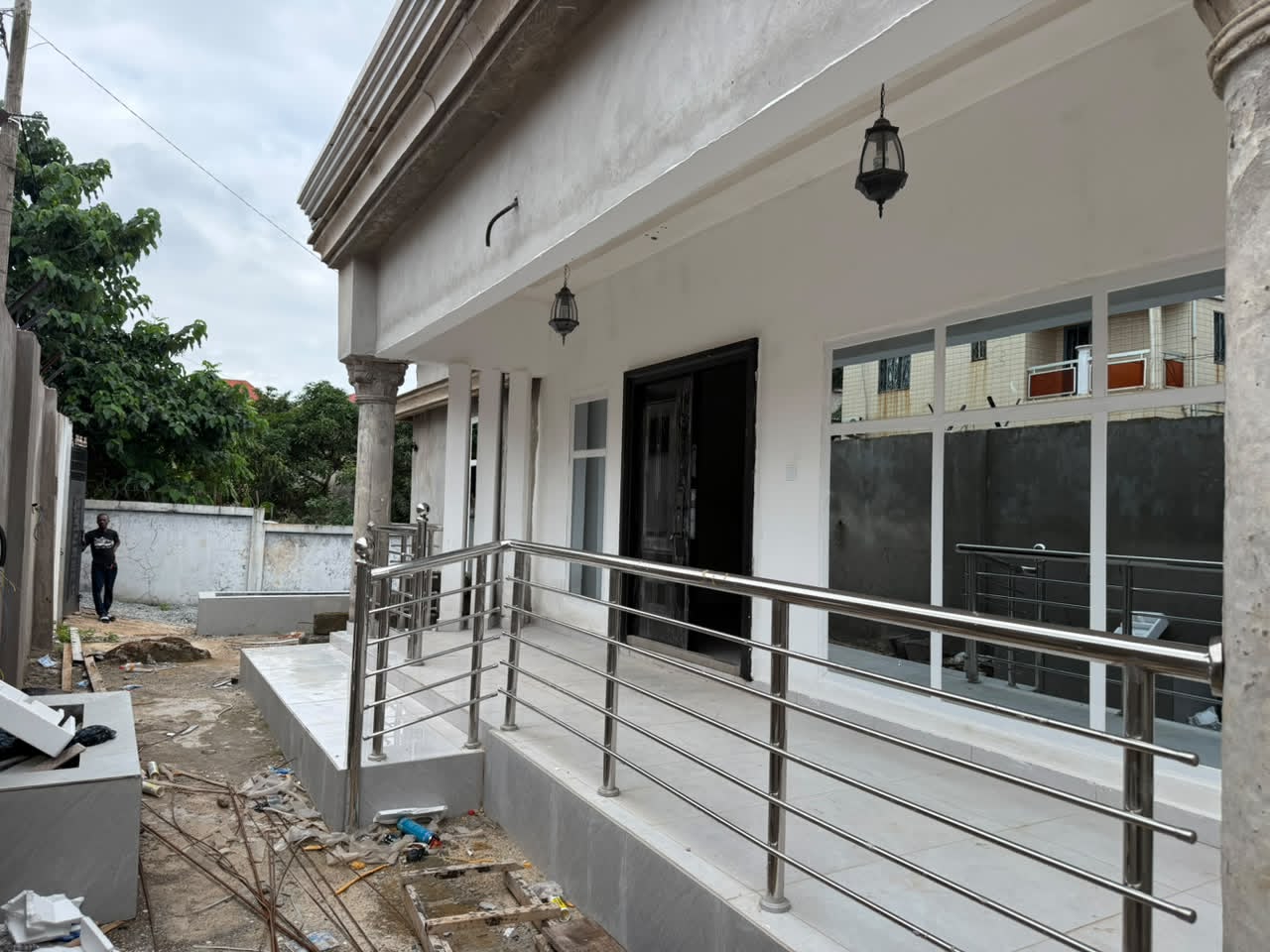 Finition d'une villa résidentielle (R+1) 4